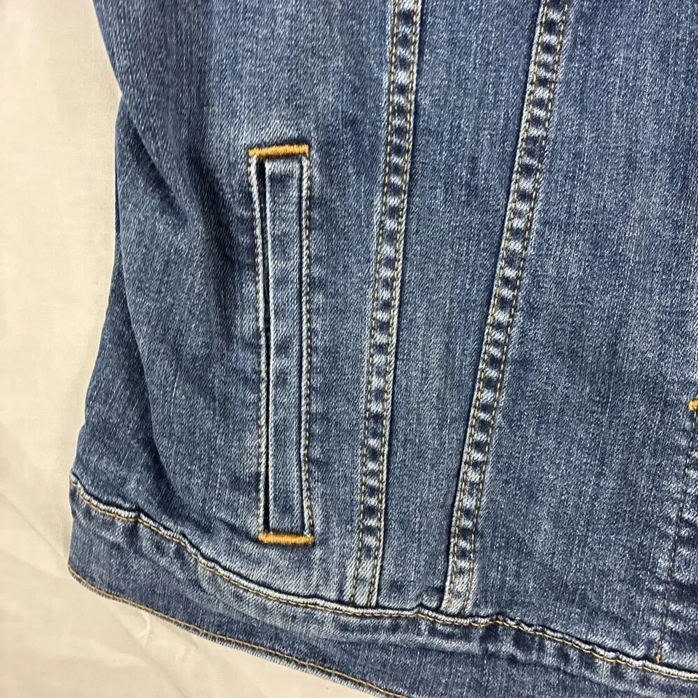 Women’s Levi Trucker  Classic Denim Jean Jacket Size XL
